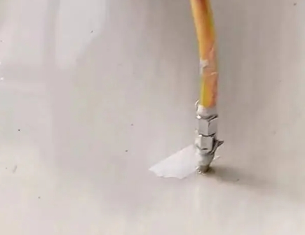 怀远瓷砖空鼓维修公司专业解答在瓷砖铺贴过程中，如果使用的砂料过粗（如全部使用了粗砂），可能会导致以下问题